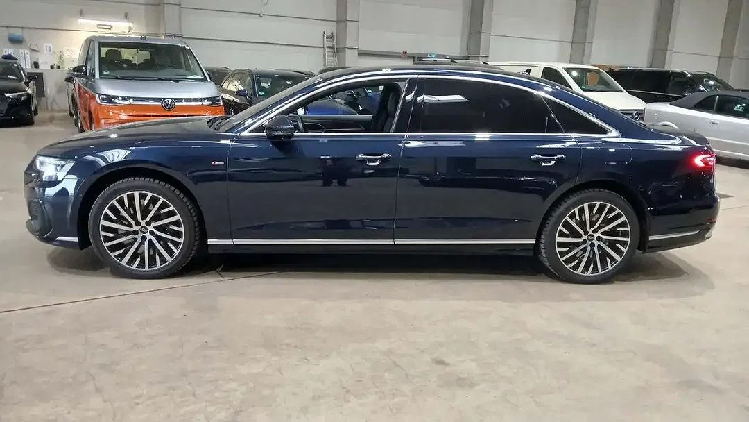 Audi A8 - Thumbnail 6