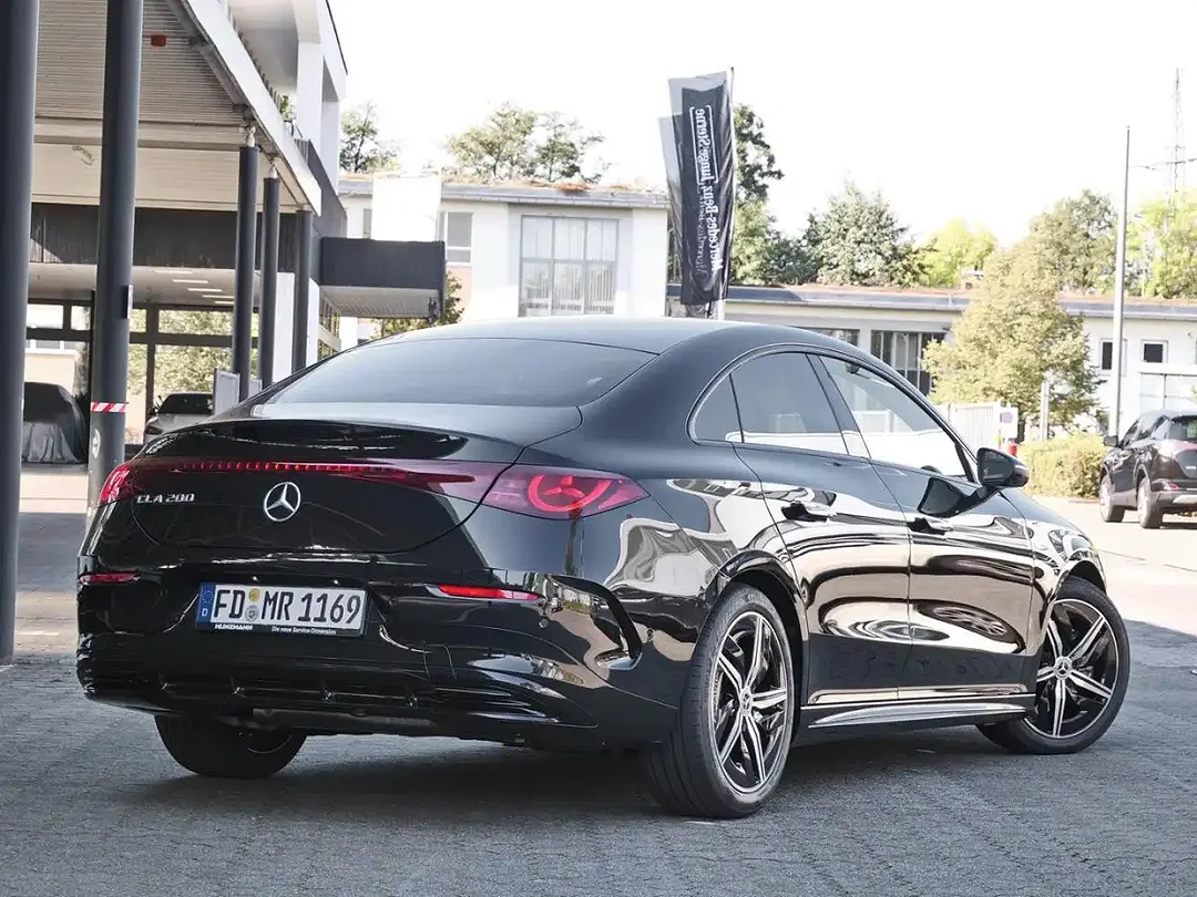 Mercedes-Benz CLA 200 AMG Night - Thumbnail 3