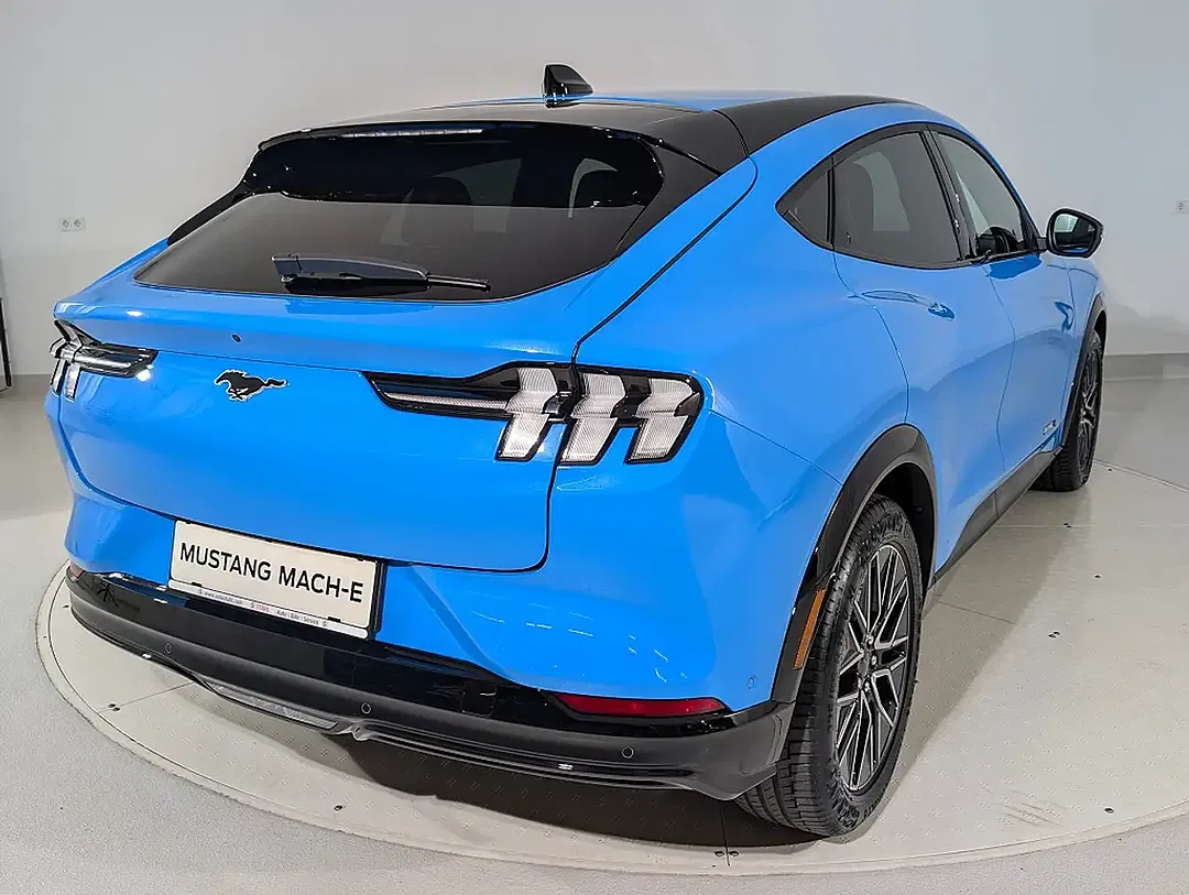 Ford Mustang Mach-E Extended Range Premium - Thumbnail 5