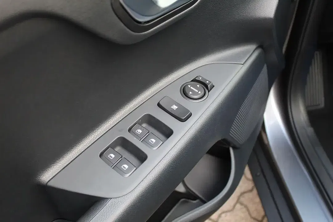 Kia Stonic AMT Spirit Comfort Plus - Thumbnail 9