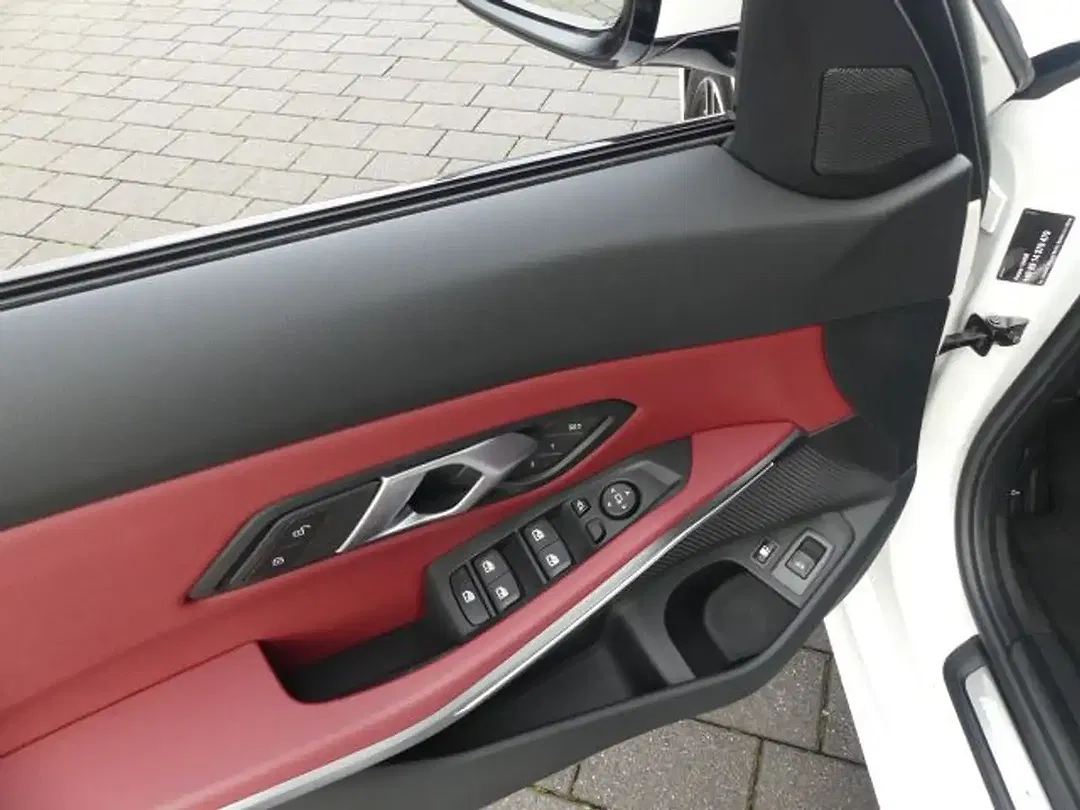 BMW 330 Touring M Sport - Thumbnail 11
