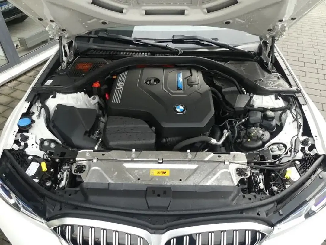 BMW 330 Touring M Sport - Thumbnail 7