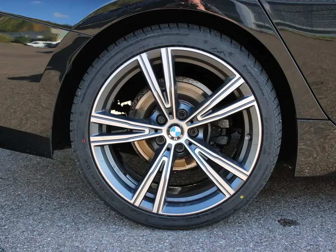 BMW 320 - Thumbnail 6