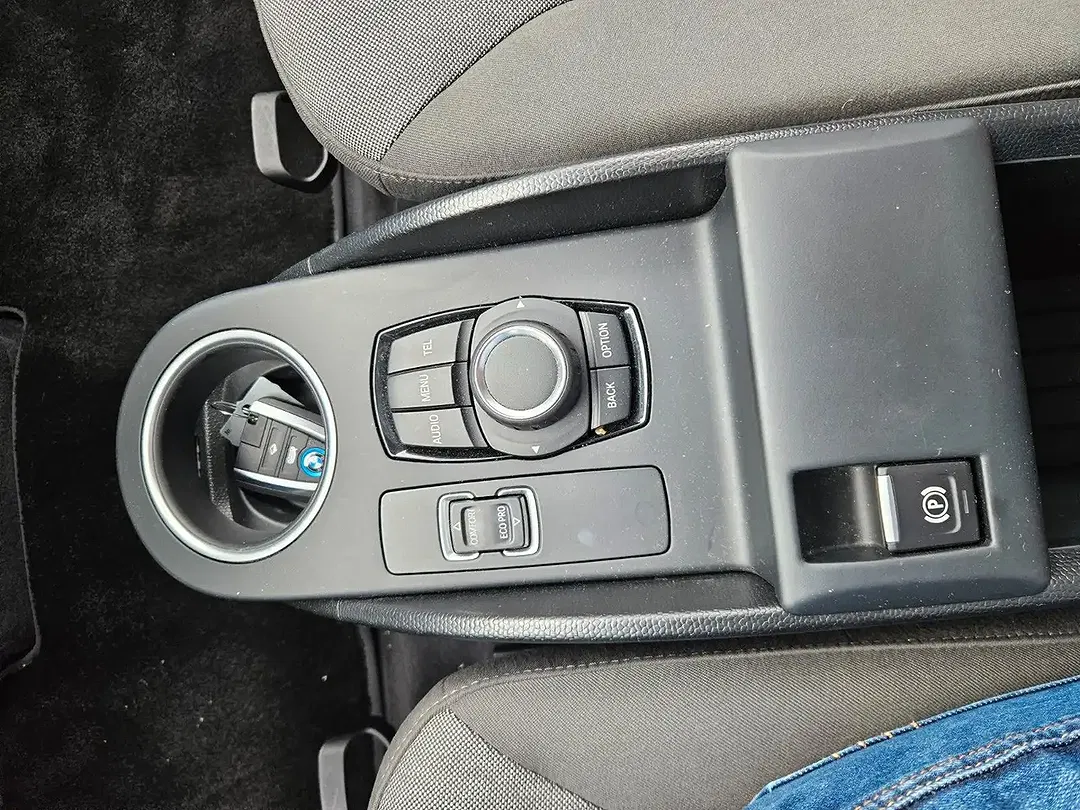 BMW i3 - Thumbnail 8