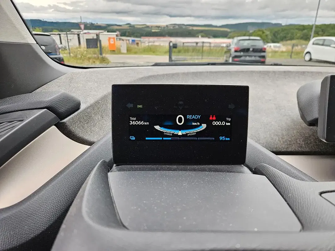 BMW i3 - Thumbnail 9