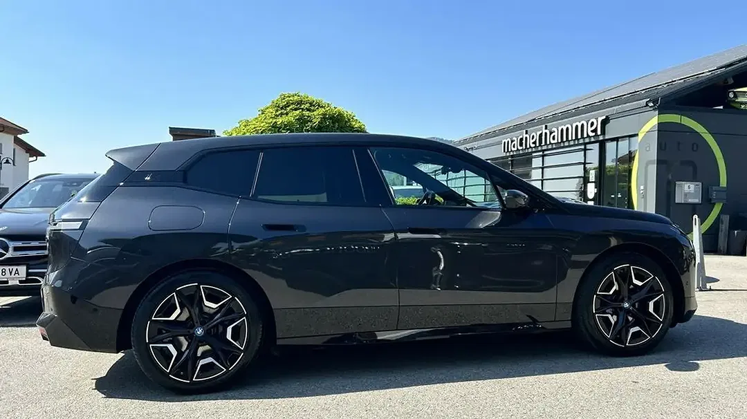 BMW iX xDrive Sport - Thumbnail 4
