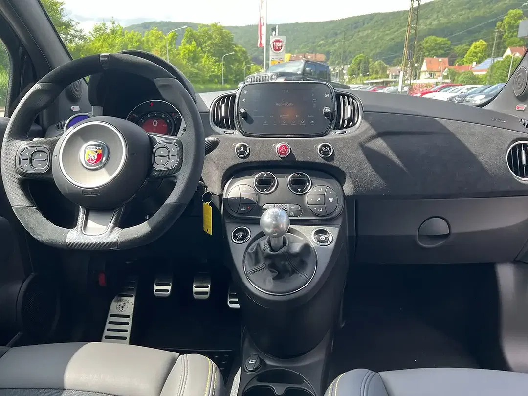 Abarth 695 75th Anniversario - Thumbnail 10