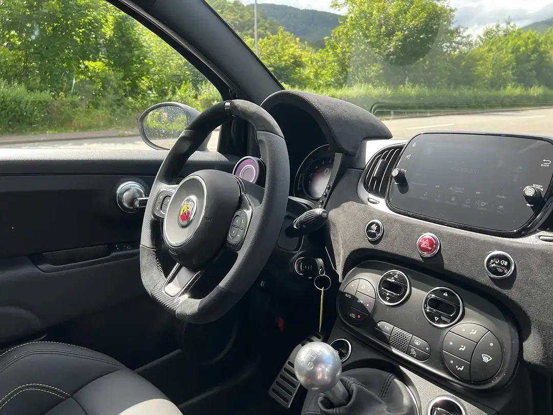 Abarth 695 75th Anniversario - Thumbnail 9