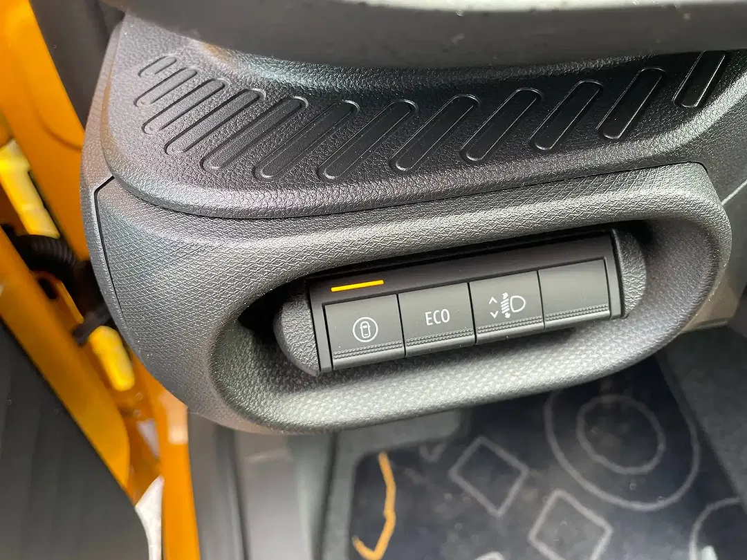 Renault Twingo E-Tech Techno Urban - Thumbnail 17