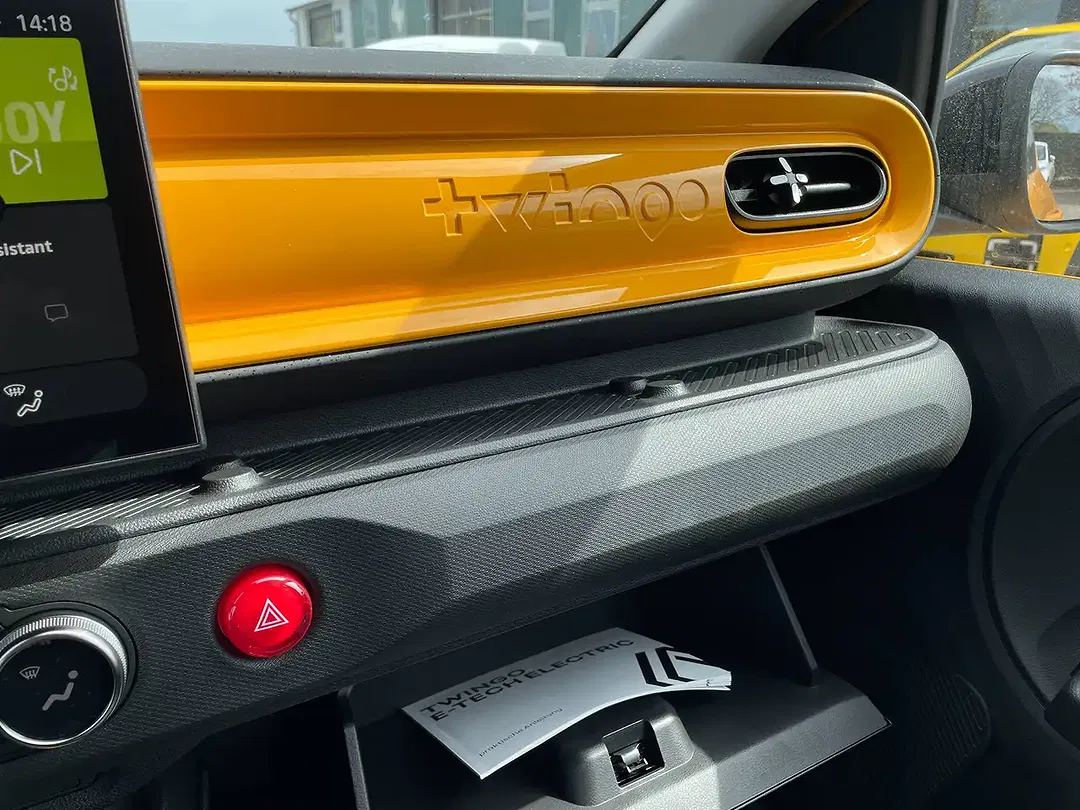 Renault Twingo E-Tech Techno Urban - Thumbnail 19