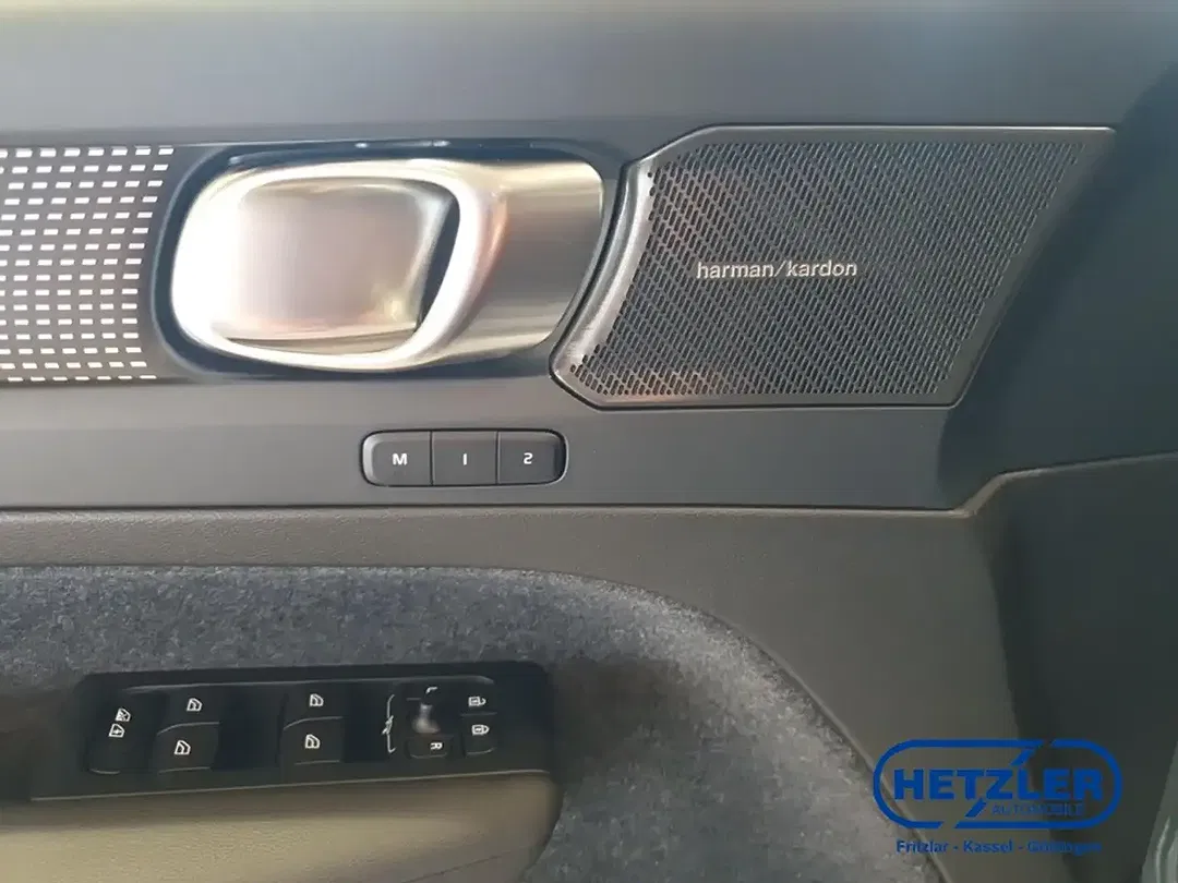 Volvo EX40 Extended Range Ultra - Thumbnail 17