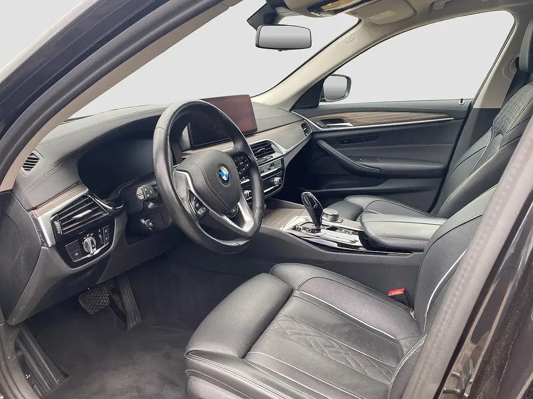 BMW 540 xDrive Touring Luxury Line - Thumbnail 10