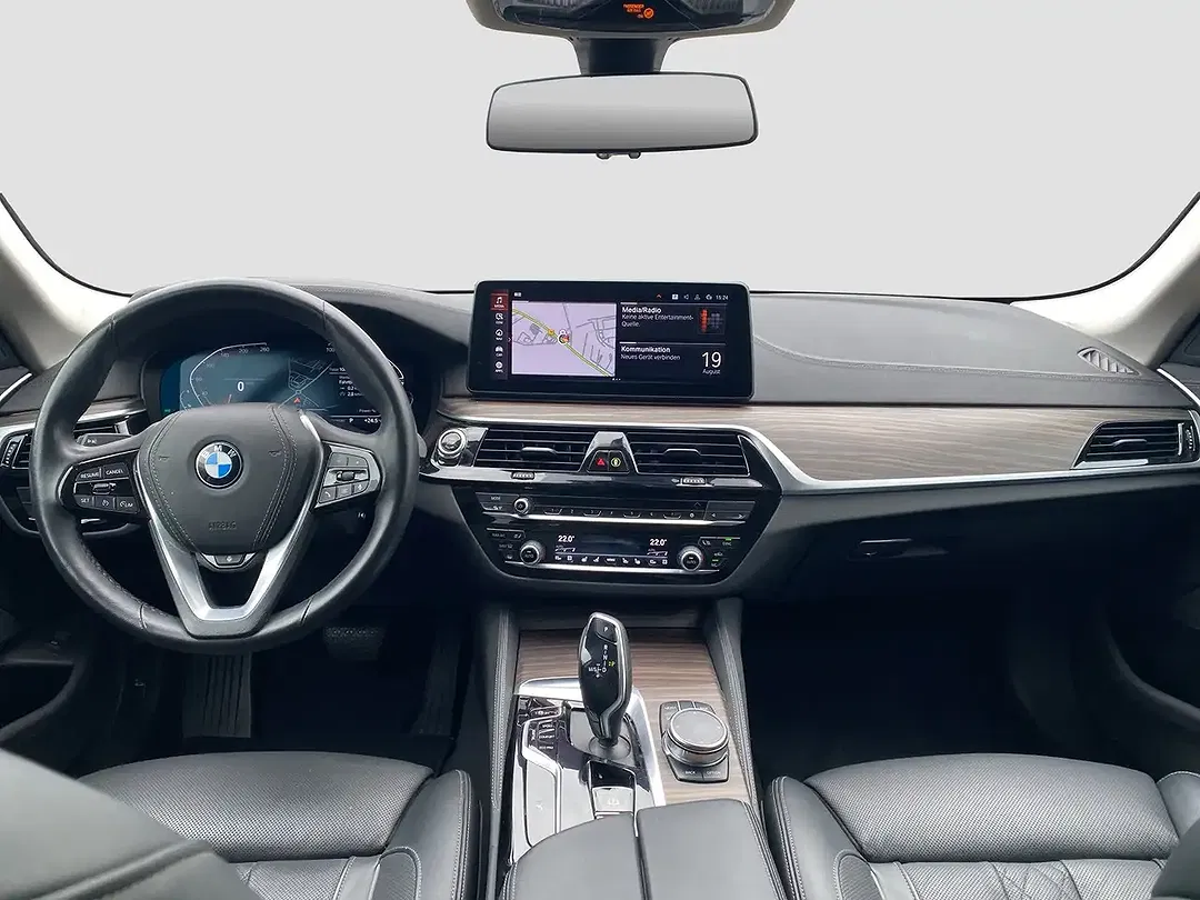 BMW 540 xDrive Touring Luxury Line - Thumbnail 11