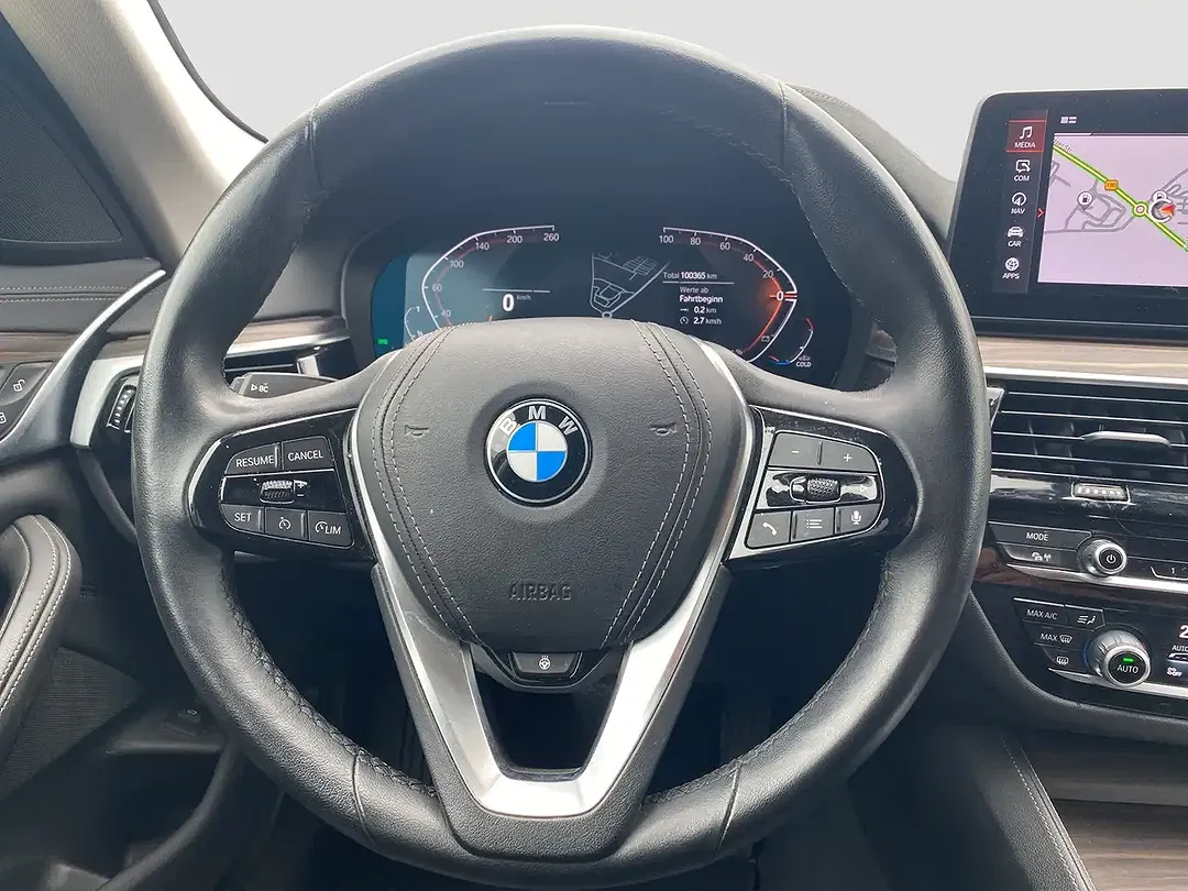 BMW 540 xDrive Touring Luxury Line - Thumbnail 13