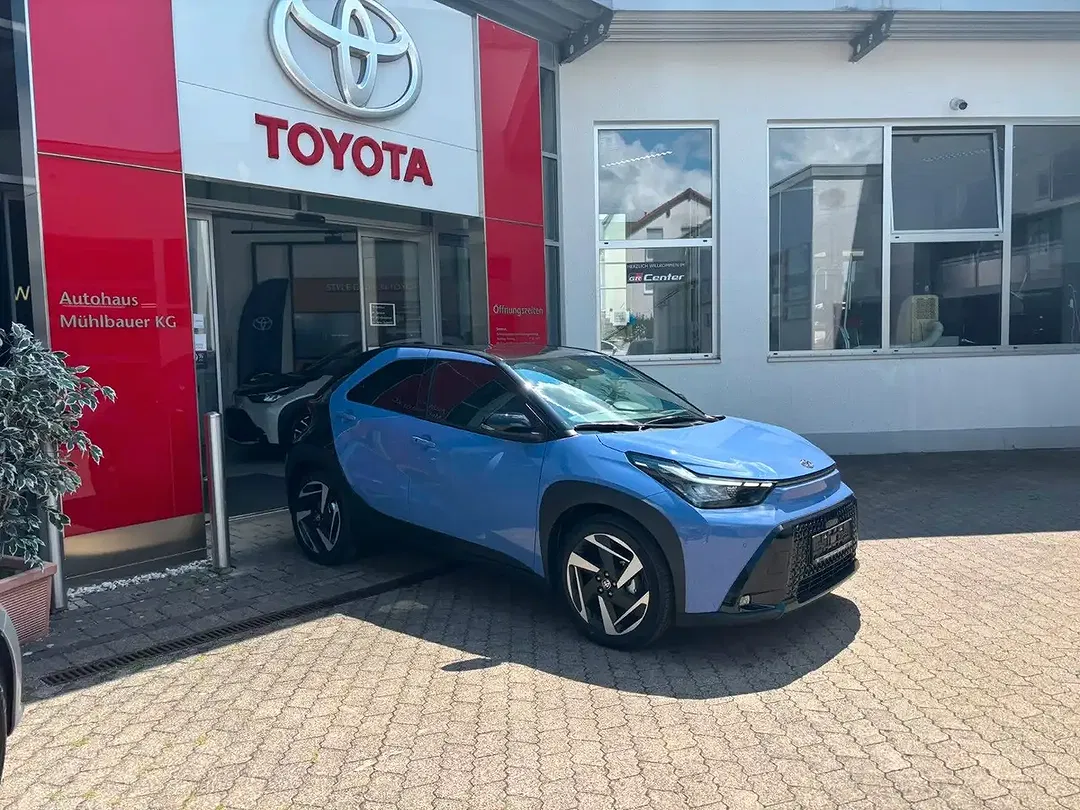Toyota Aygo Hybrid Lounge - Thumbnail 6