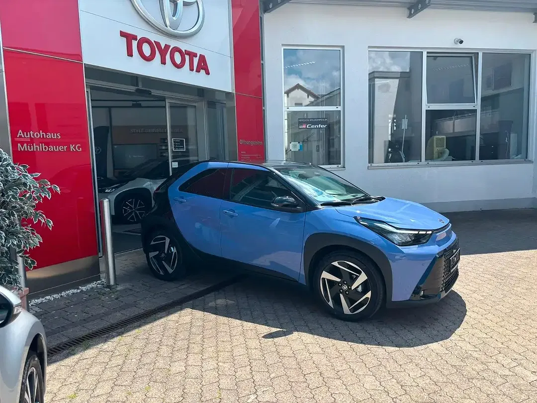 Toyota Aygo Hybrid Lounge - Thumbnail 7