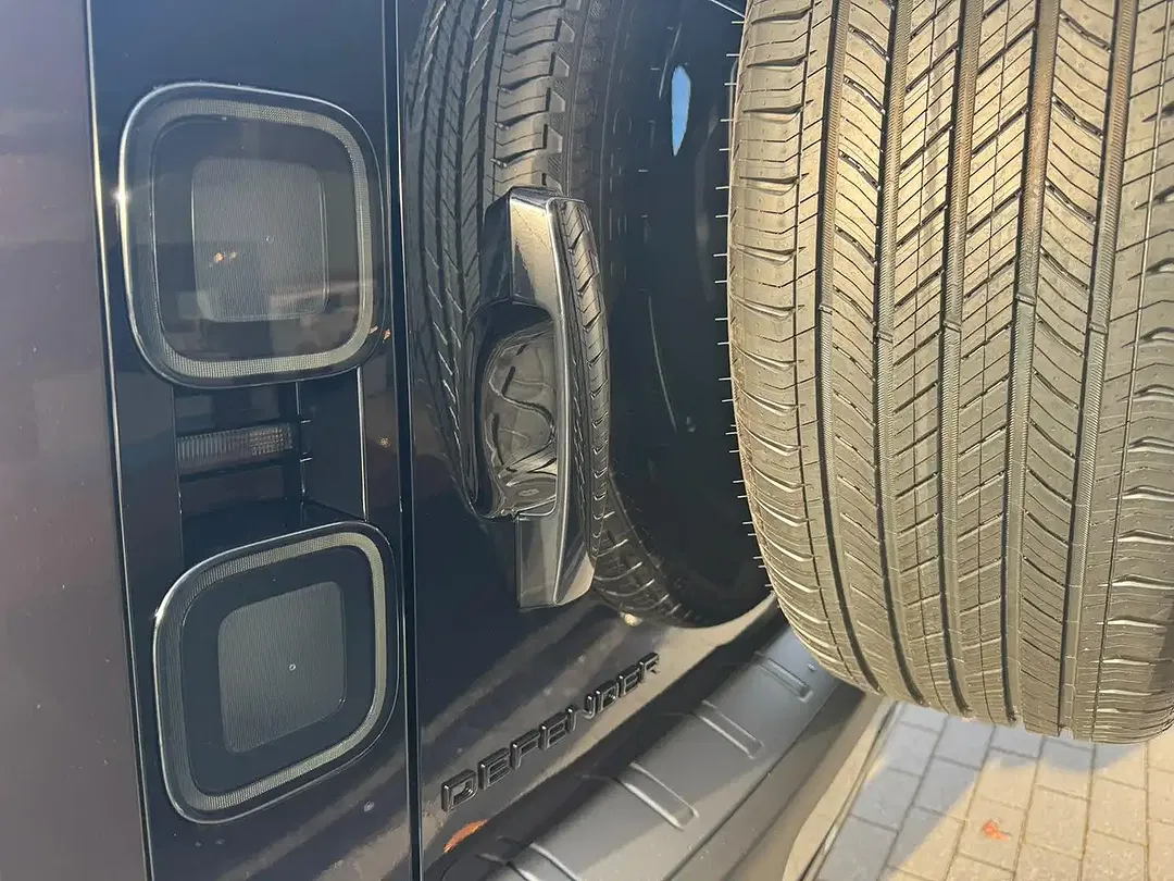Land Rover Defender P635 OCTA 110 - Thumbnail 25
