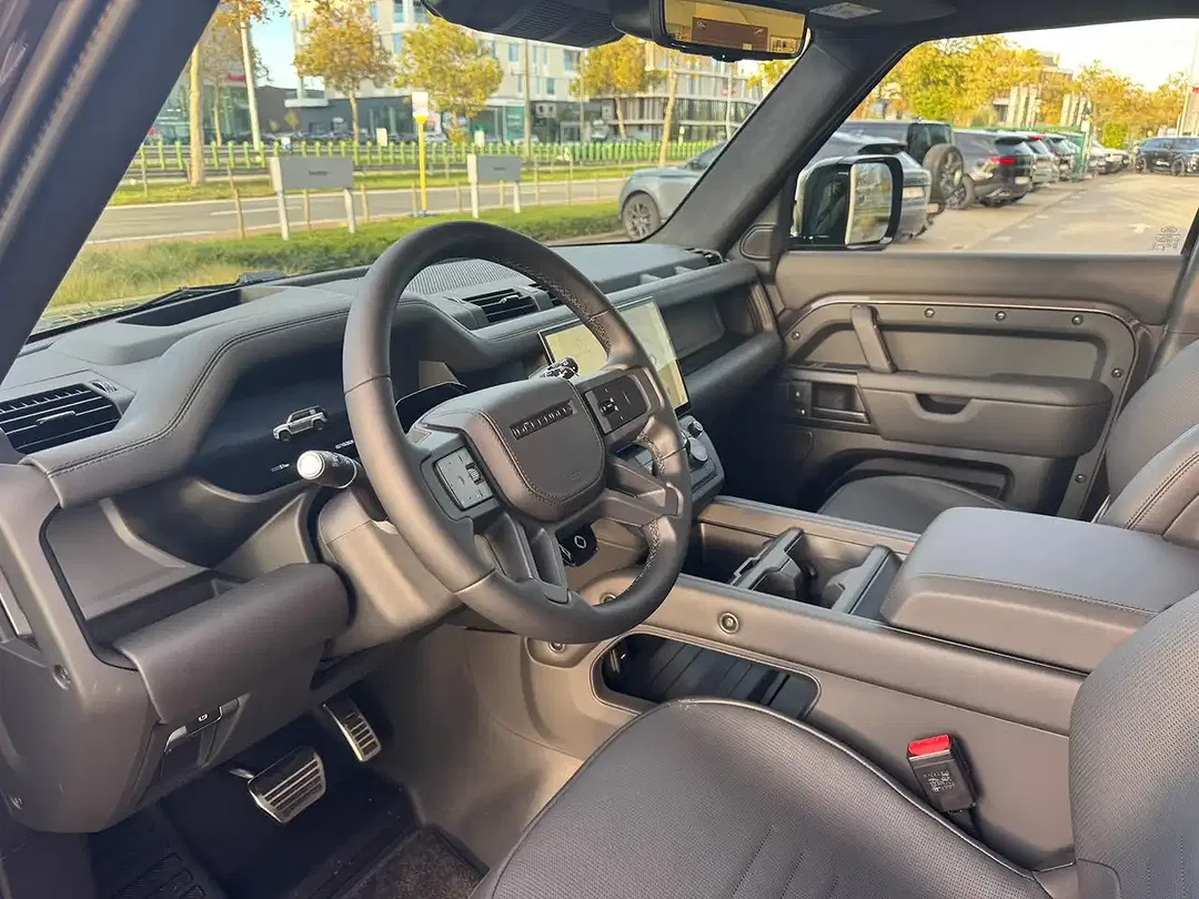 Land Rover Defender P635 OCTA 110 - Thumbnail 6