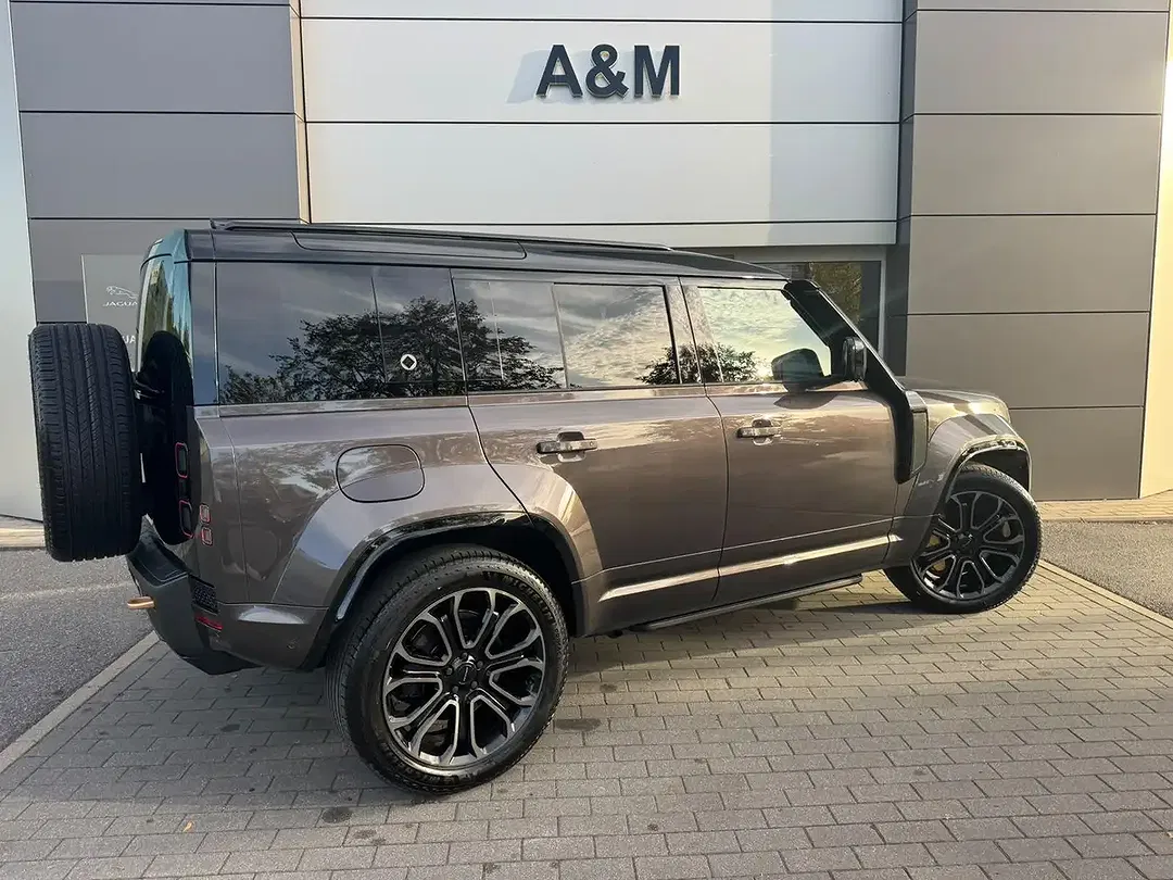 Land Rover Defender P635 OCTA 110 - Thumbnail 8