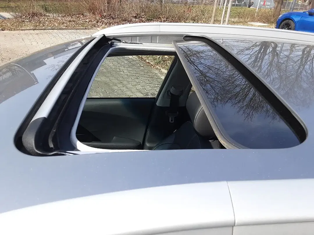 Kia Niro 1.6 GDI PHEV Hybrid Spirit - Thumbnail 17