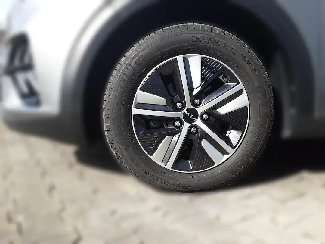 Kia Niro 1.6 GDI PHEV Hybrid Spirit - Thumbnail 6