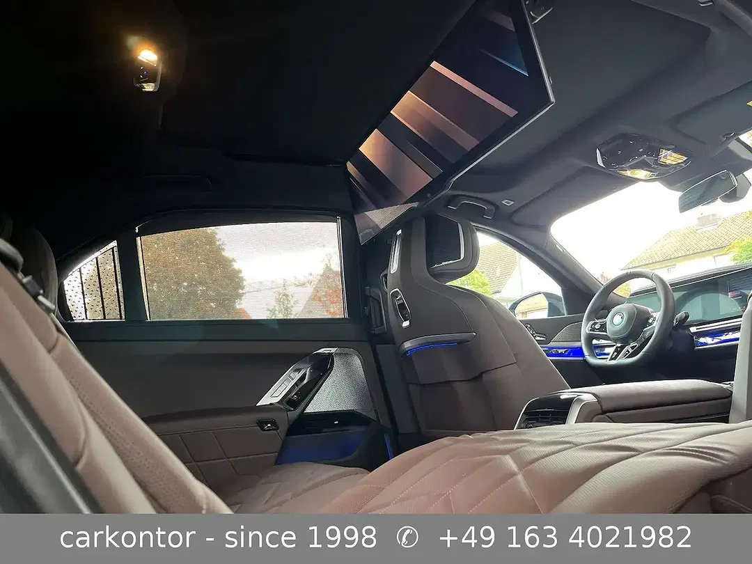 BMW 750 Lounge - Thumbnail 7