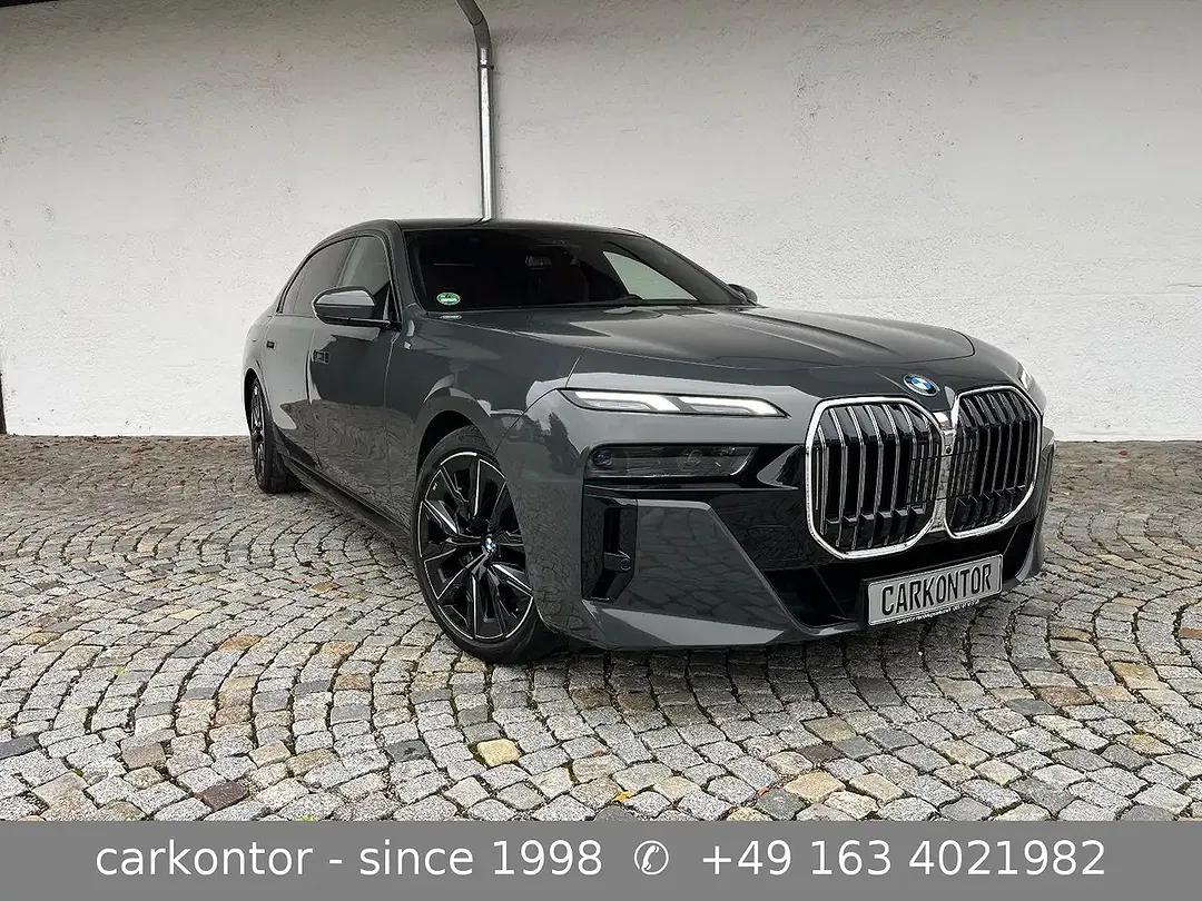 BMW 750 Lounge - Thumbnail 8