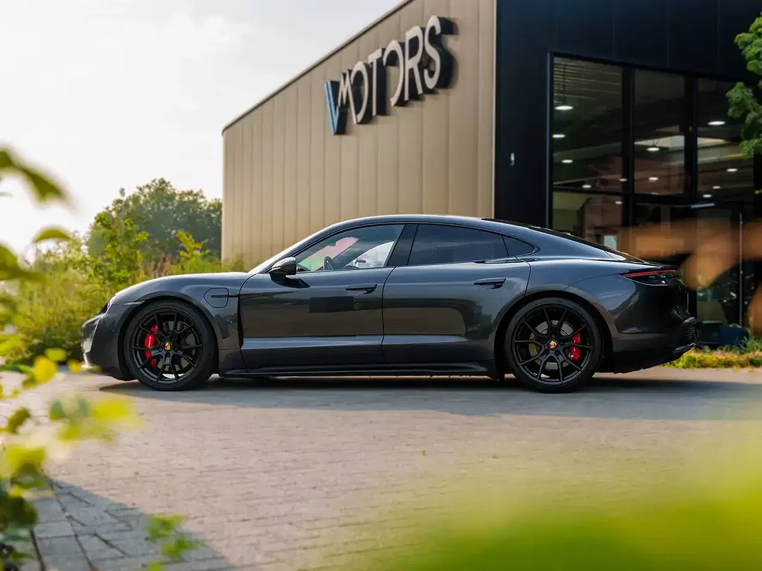 Porsche Taycan RS GTS - Thumbnail 3