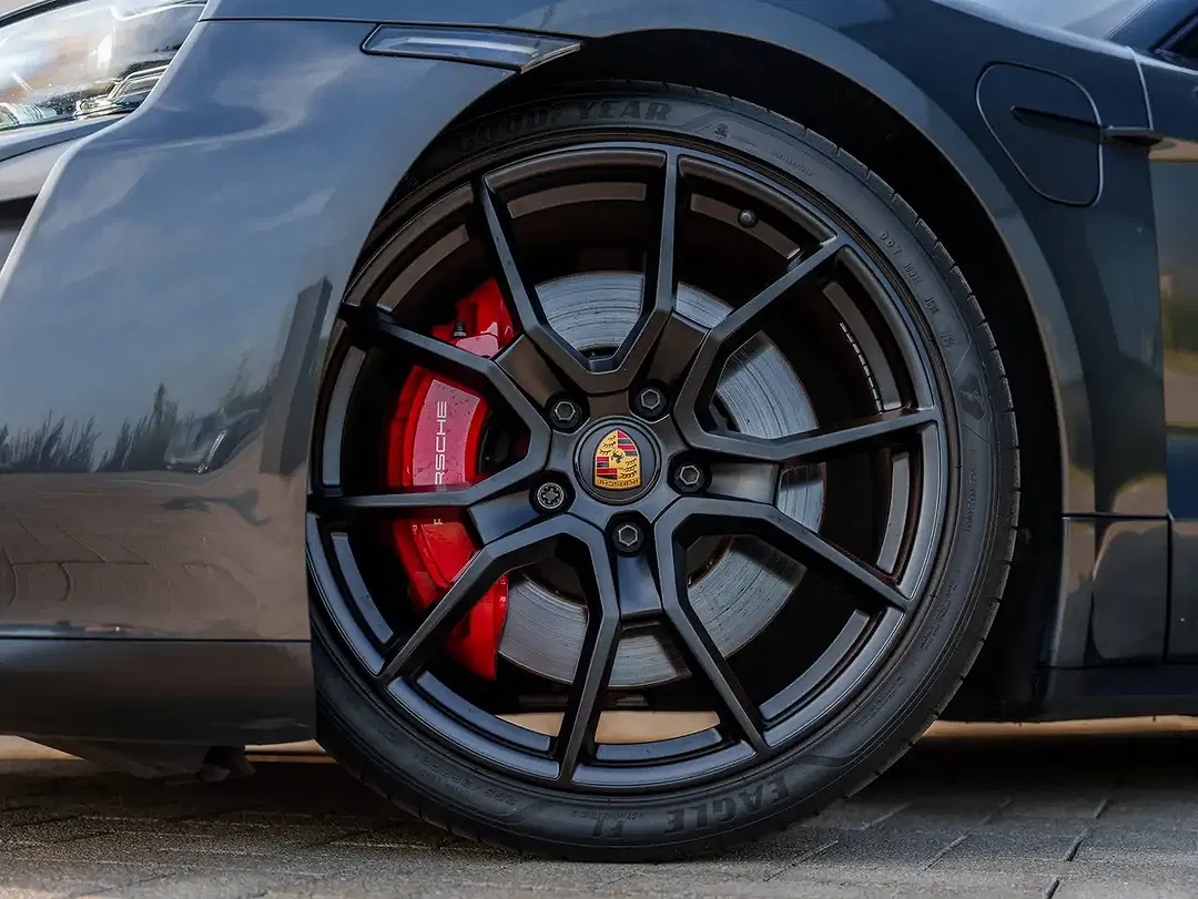 Porsche Taycan RS GTS - Thumbnail 8
