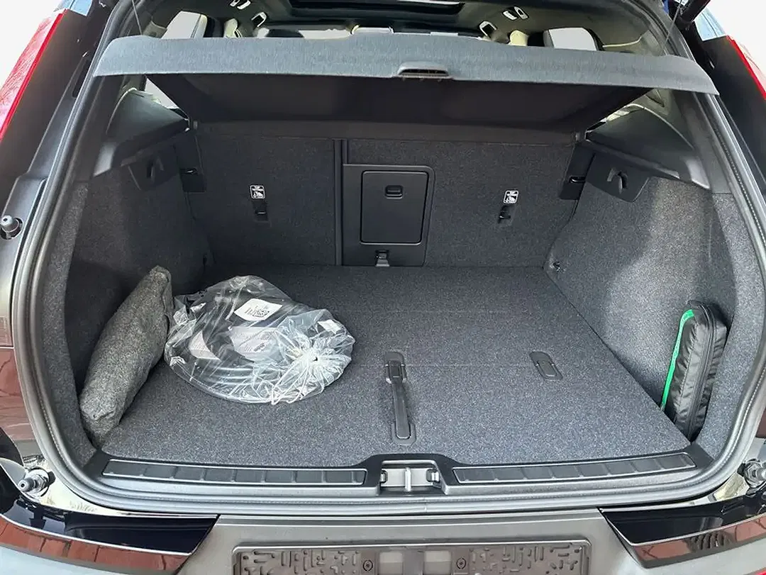 Volvo EX40 EV Extended Range - Thumbnail 8