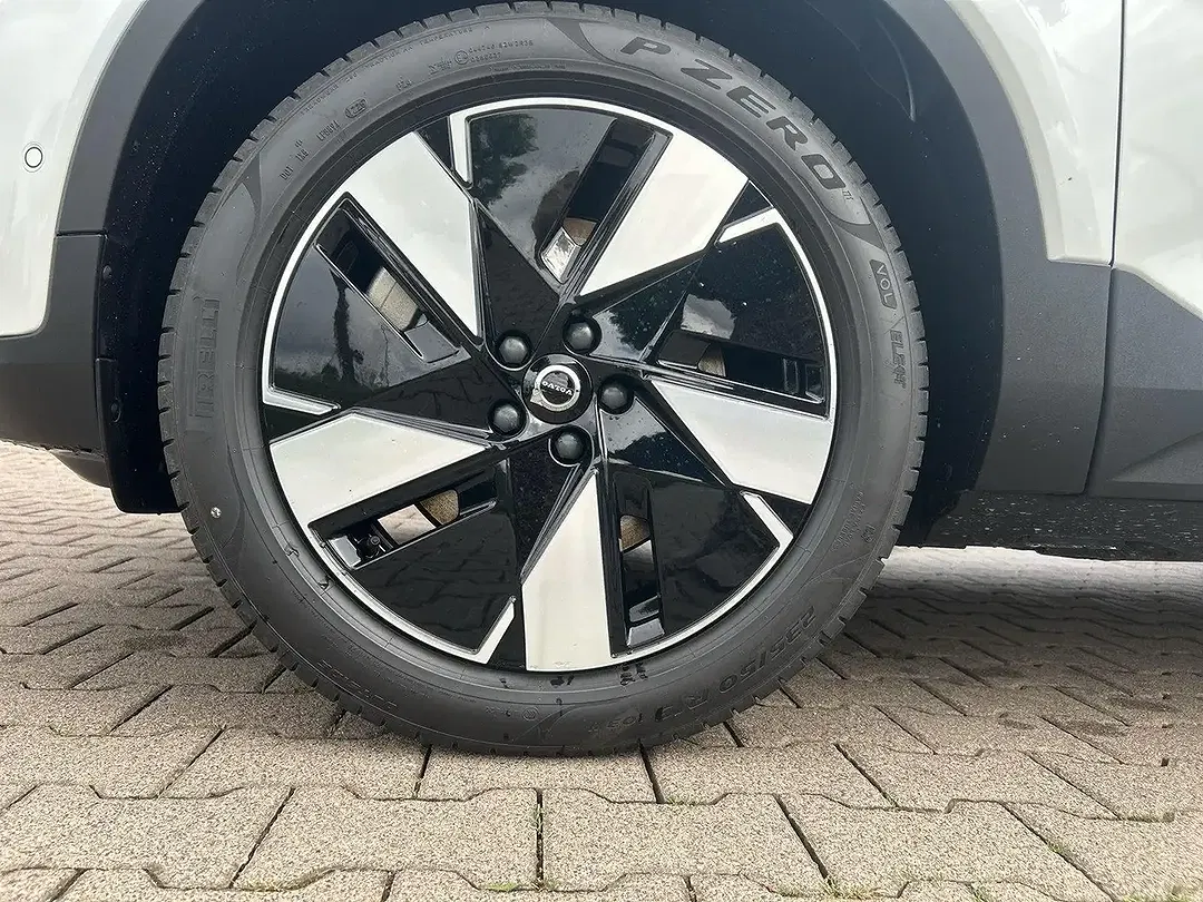 Volvo EX40 Single Motor Plus Dark - Thumbnail 9