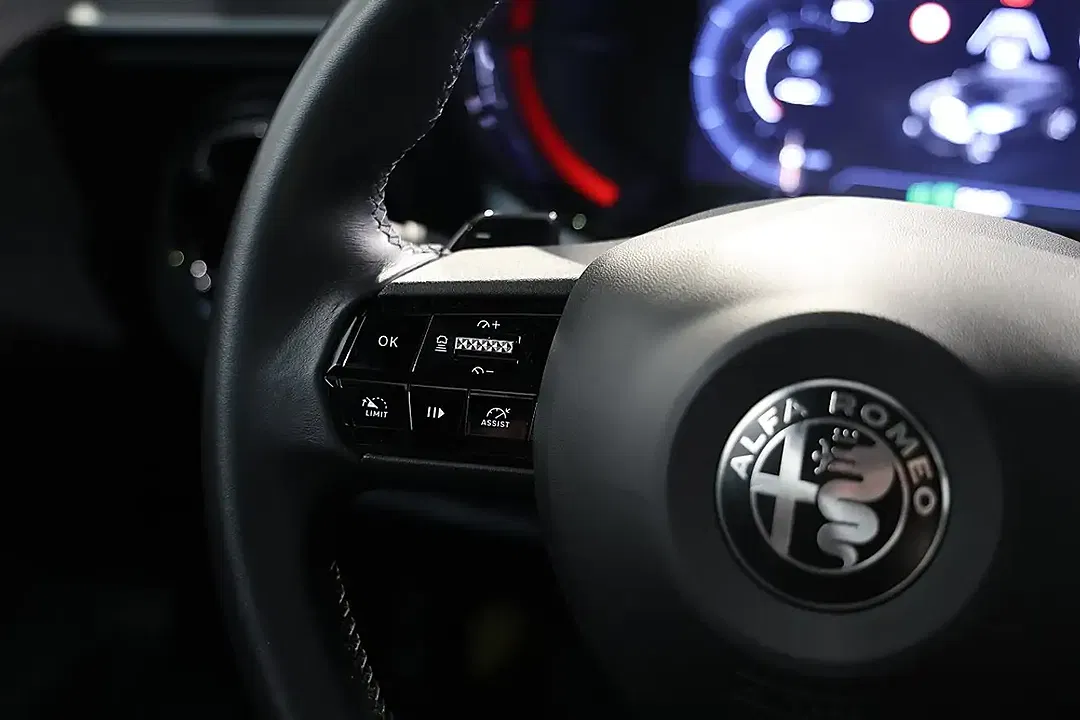 Alfa Romeo Junior 1.2 Ibrida Hybrid Speciale - Thumbnail 19