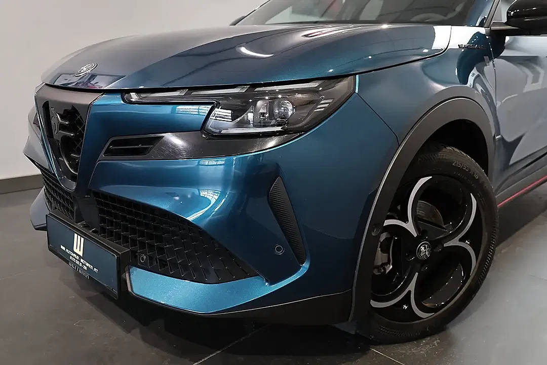 Alfa Romeo Junior 1.2 Ibrida Hybrid Speciale - foto 2
