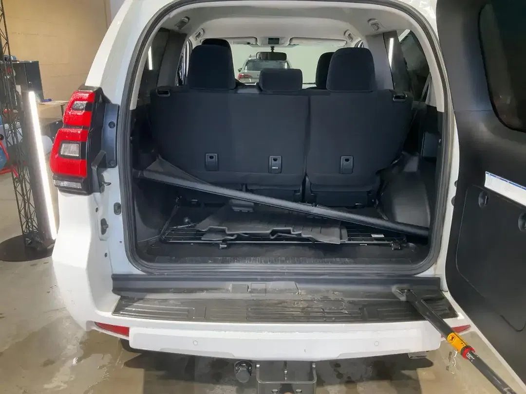 Toyota Land Cruiser - Thumbnail 9