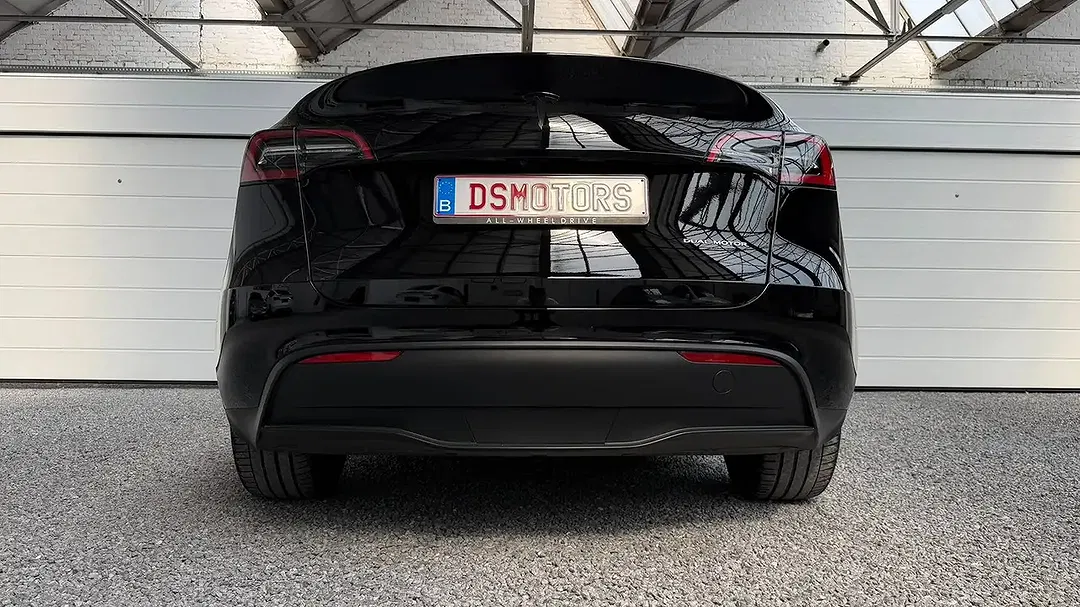Tesla Model Y AWD Dual Motor Long Range - Thumbnail 10
