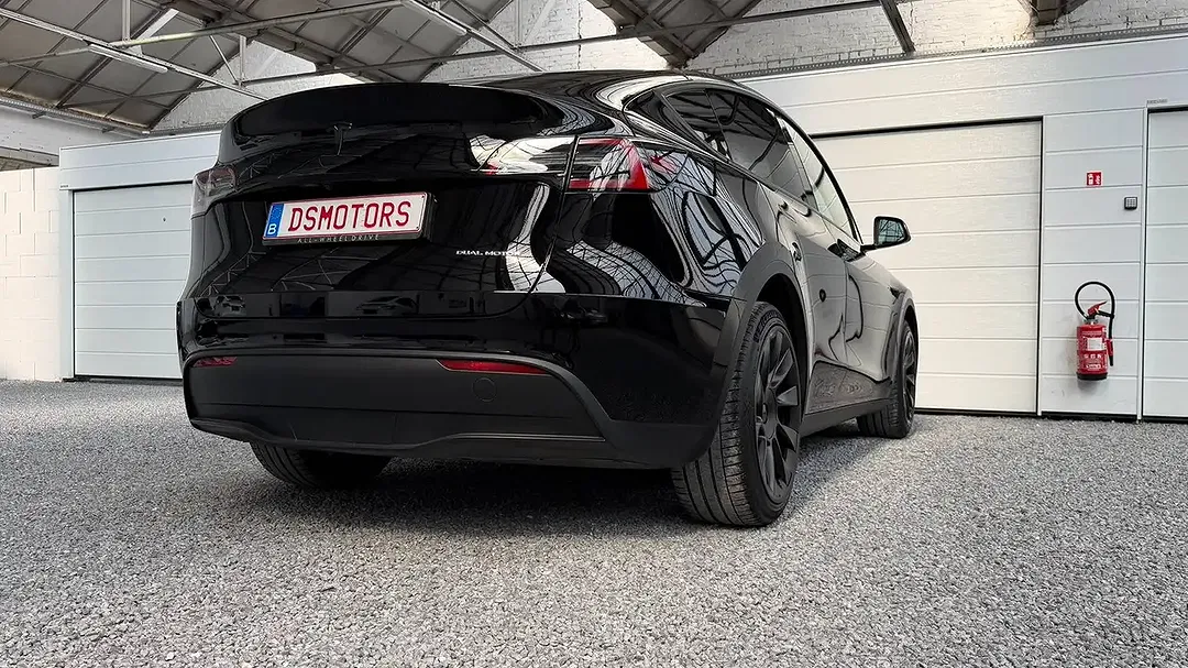 Tesla Model Y AWD Dual Motor Long Range - Thumbnail 15