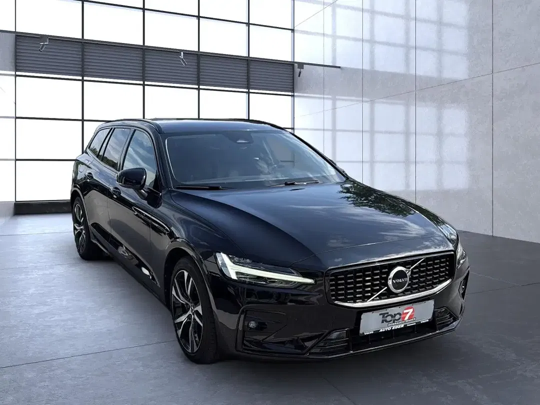 Volvo V60 Plus Dark - Thumbnail 4