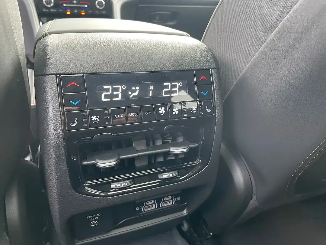 Jeep Grand Cherokee PHEV 4xe Summit Reserve - Thumbnail 10