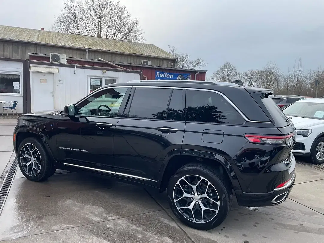 Jeep Grand Cherokee PHEV 4xe Summit Reserve - Thumbnail 4