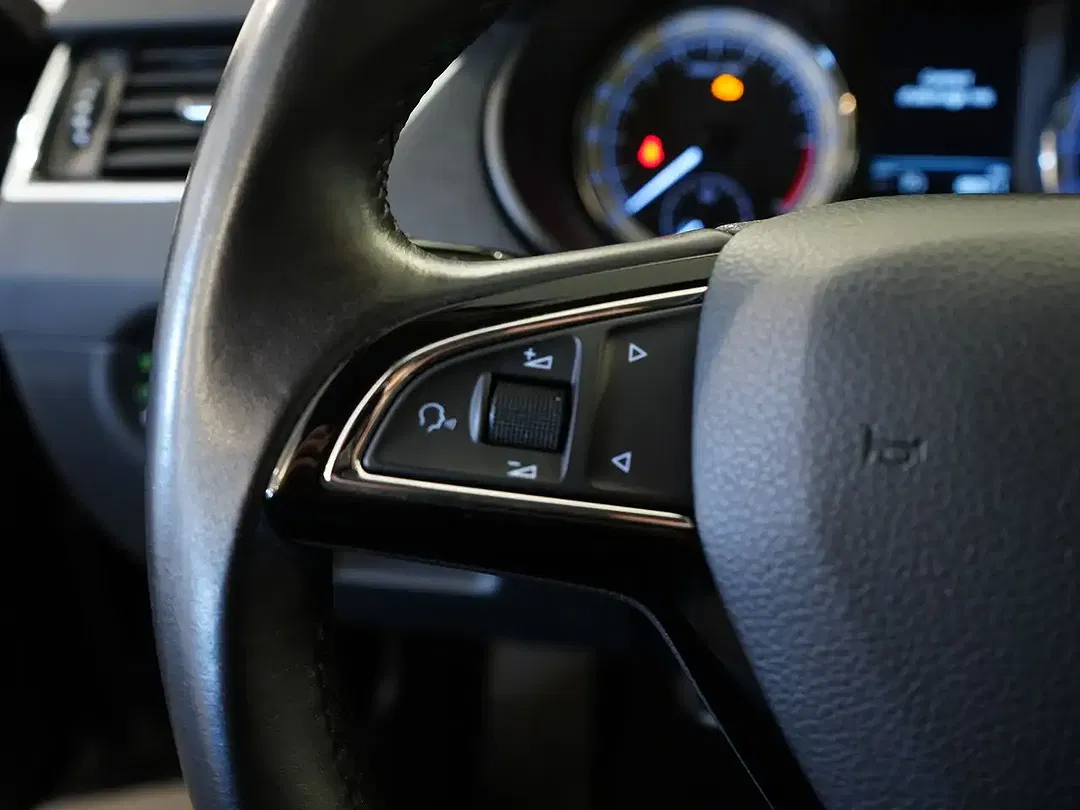 Skoda Octavia 1.6 Ambition - foto 15
