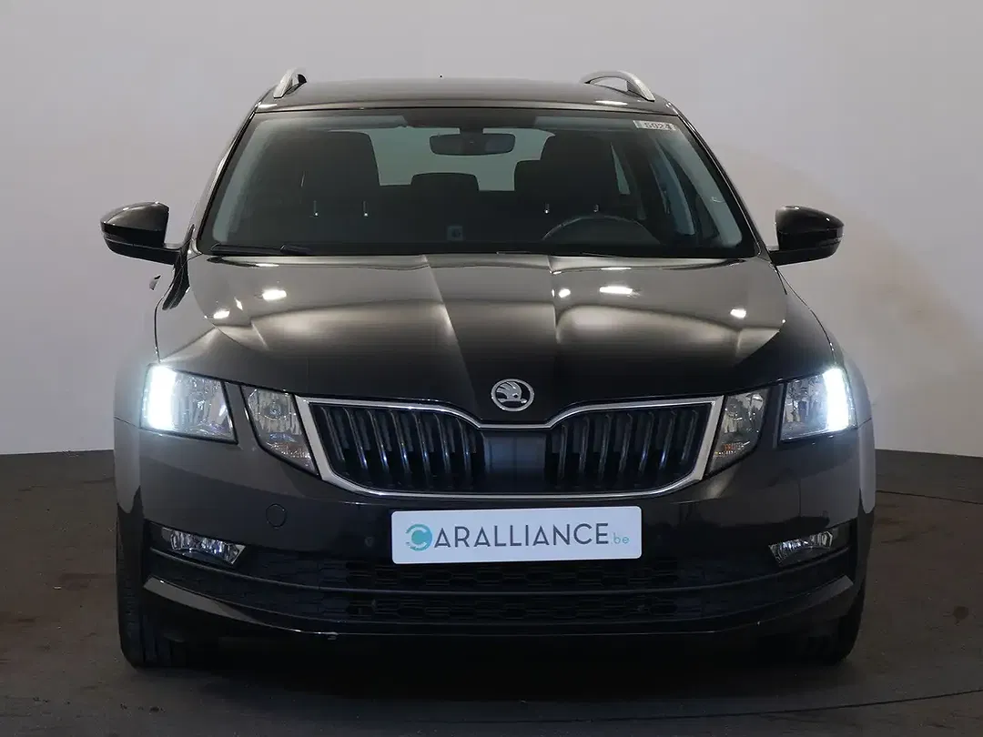 Skoda Octavia 1.6 Ambition - foto 2