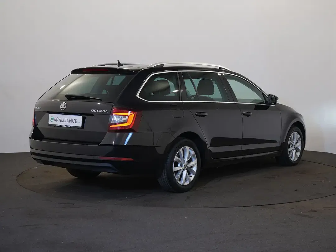 Skoda Octavia 1.6 Ambition - Thumbnail 6