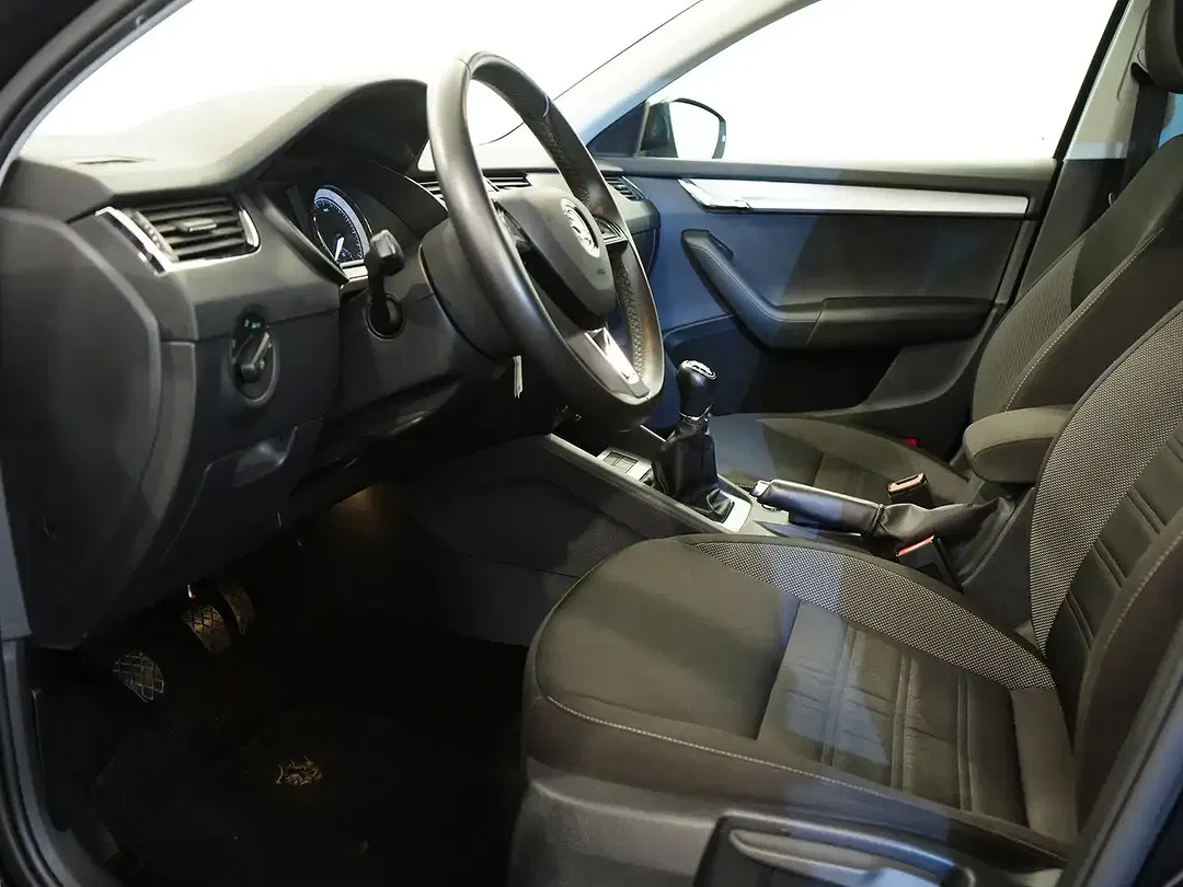 Skoda Octavia 1.6 Ambition - Thumbnail 9