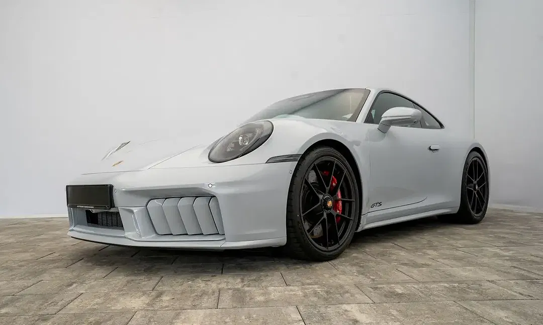 Porsche 911 T-Hybrid Carrera GTS Coupe - foto 1