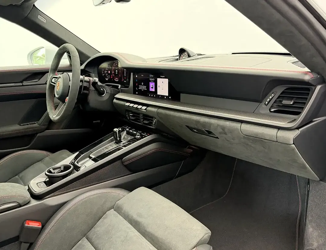 Porsche 911 T-Hybrid Carrera GTS Coupe - Thumbnail 11