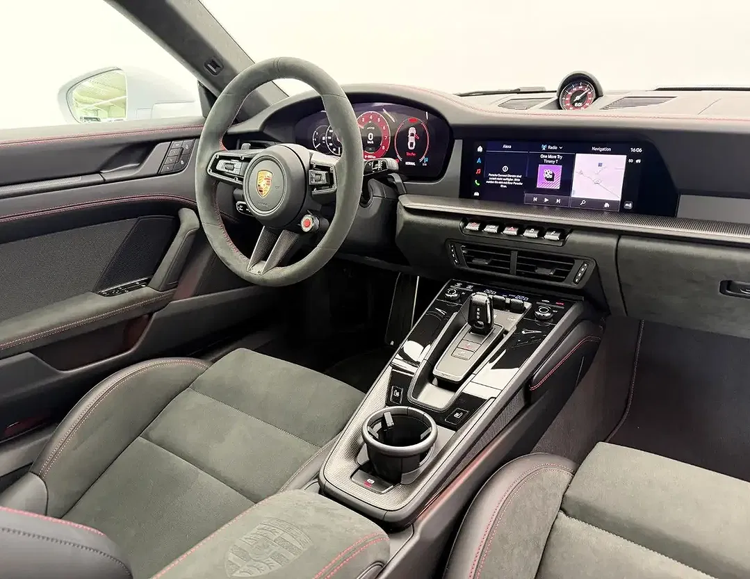 Porsche 911 T-Hybrid Carrera GTS Coupe - Thumbnail 7