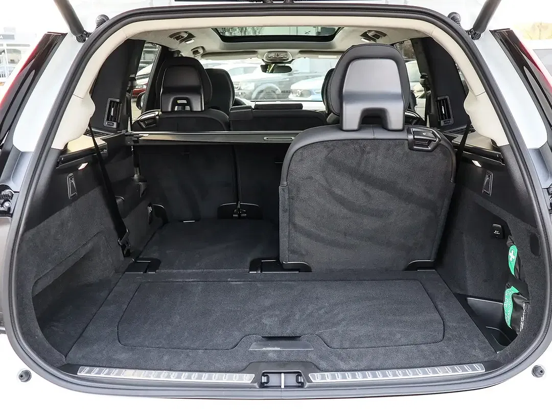 Volvo XC90 T8 PHEV AWD Ultra - Thumbnail 11