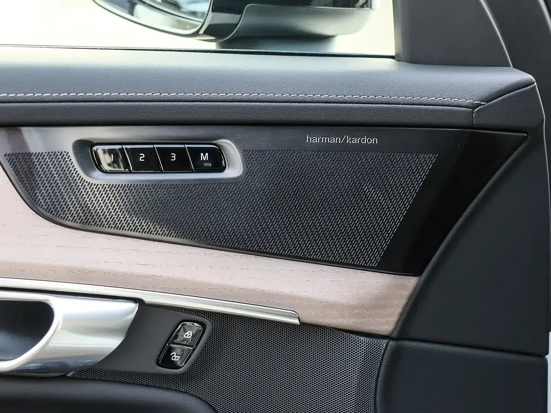 Volvo XC90 T8 PHEV AWD Ultra - Thumbnail 15