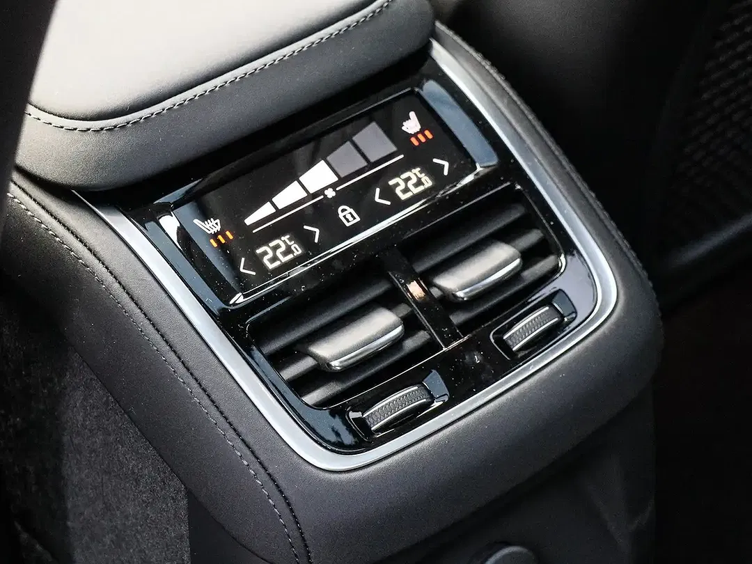 Volvo XC90 T8 PHEV AWD Ultra - foto 16