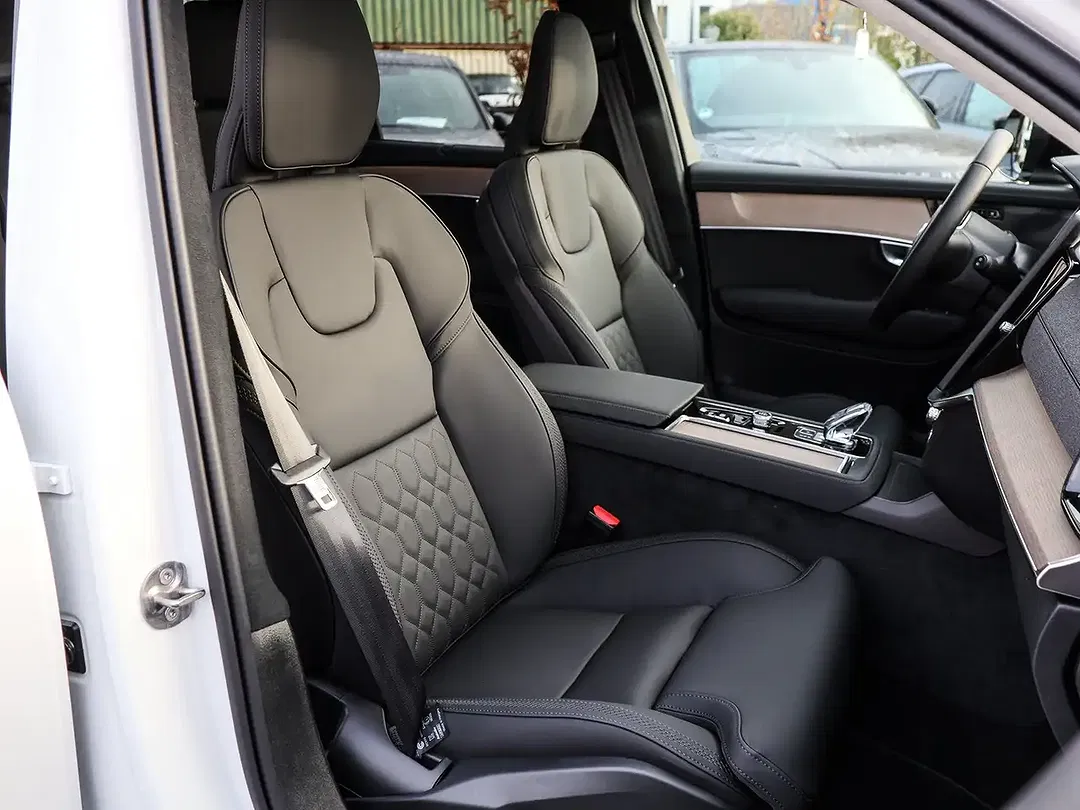 Volvo XC90 T8 PHEV AWD Ultra - Thumbnail 6